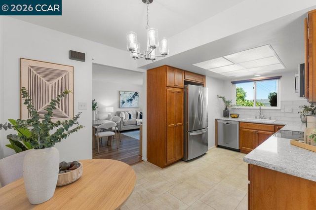 1236 Rolling Hill Ct, Martinez, CA 94553