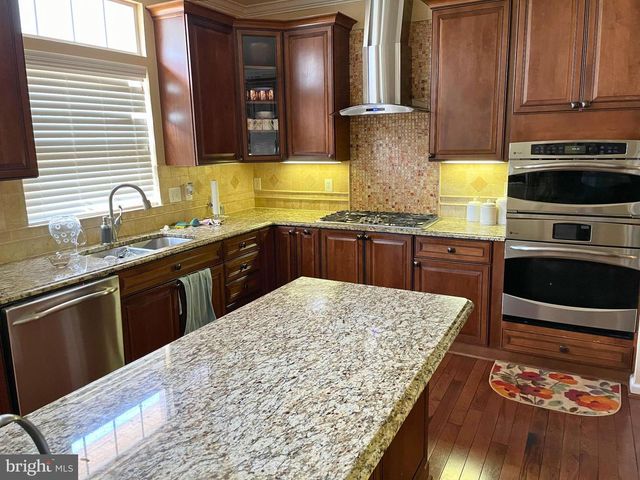 9908 E HILL DR, Lorton, VA 22079