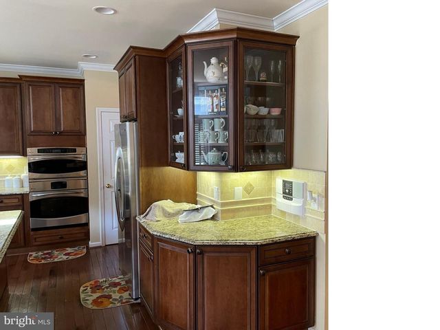 9908 E HILL DR, Lorton, VA 22079