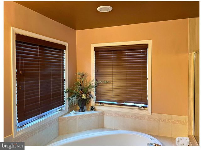 9908 E HILL DR, Lorton, VA 22079