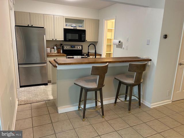 1630 DRYDEN WAY, Crofton, MD 21114