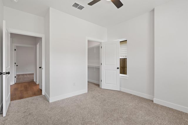 889 S Leon, Giddings, TX 78942