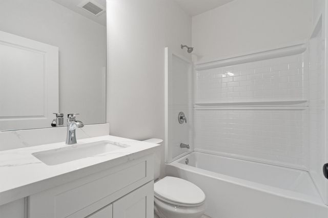 889 S Leon, Giddings, TX 78942