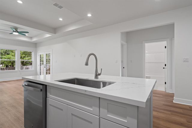 889 S Leon, Giddings, TX 78942