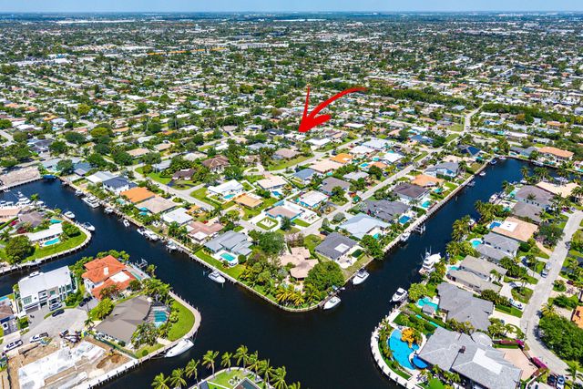 2741 NE 52nd Street, Lighthouse Point, FL 33064