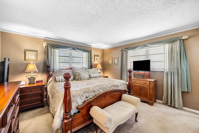 2741 NE 52nd Street, Lighthouse Point, FL 33064