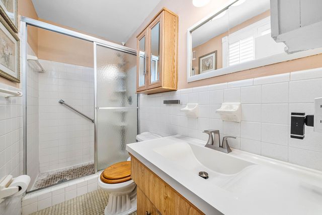 2741 NE 52nd Street, Lighthouse Point, FL 33064