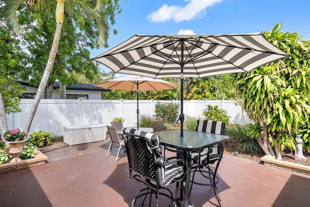 2741 NE 52nd Street, Lighthouse Point, FL 33064