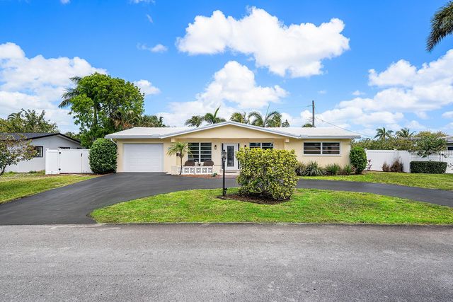 2741 NE 52nd Street, Lighthouse Point, FL 33064