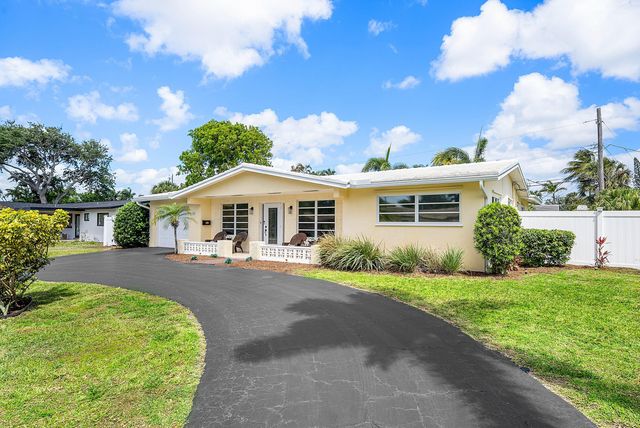 2741 NE 52nd Street, Lighthouse Point, FL 33064