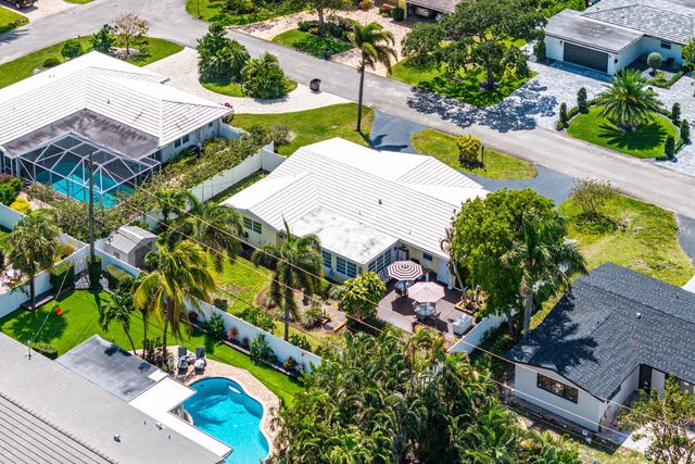 2741 NE 52nd Street, Lighthouse Point, FL 33064