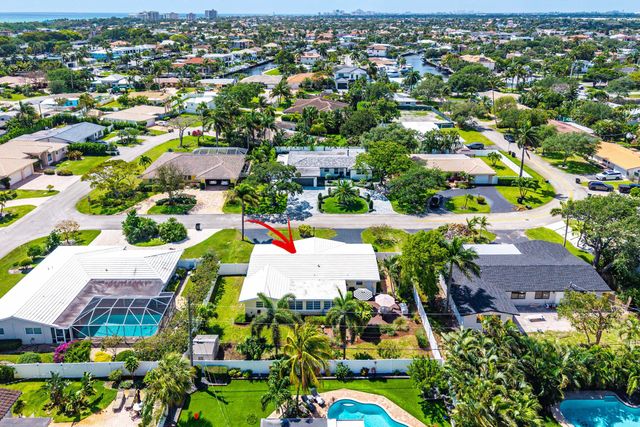 2741 NE 52nd Street, Lighthouse Point, FL 33064