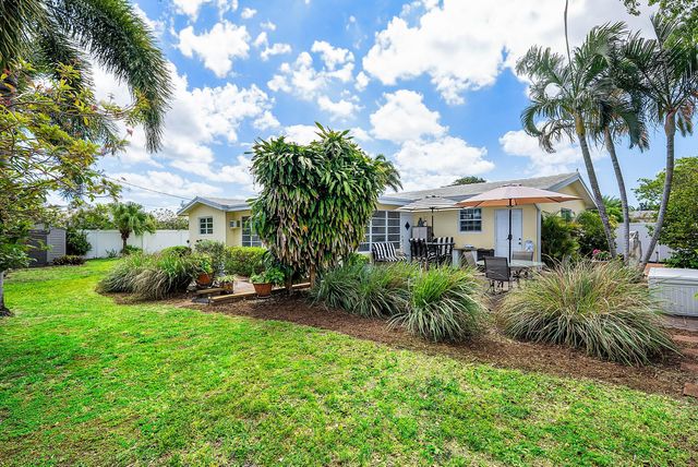 2741 NE 52nd Street, Lighthouse Point, FL 33064