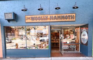 4303 UNIVERSITY WY NE, Seattle, WA 98105