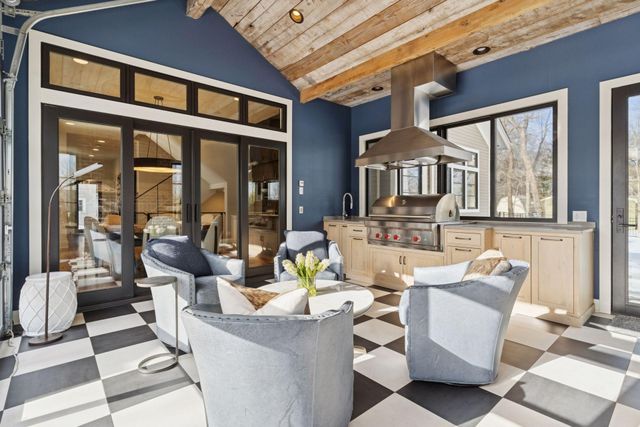 373 Park Street E, Wayzata, MN 55391