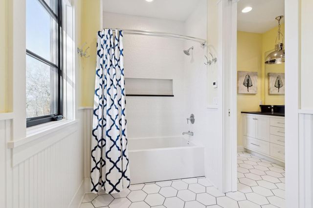 373 Park Street E, Wayzata, MN 55391