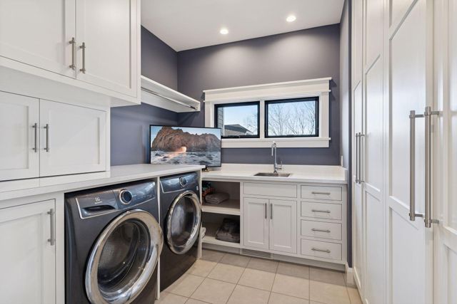 373 Park Street E, Wayzata, MN 55391