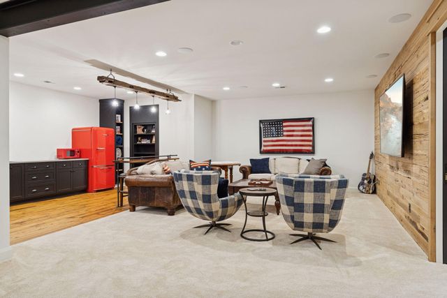 373 Park Street E, Wayzata, MN 55391