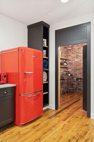 373 Park Street E, Wayzata, MN 55391