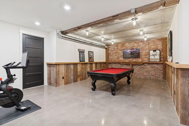 373 Park Street E, Wayzata, MN 55391