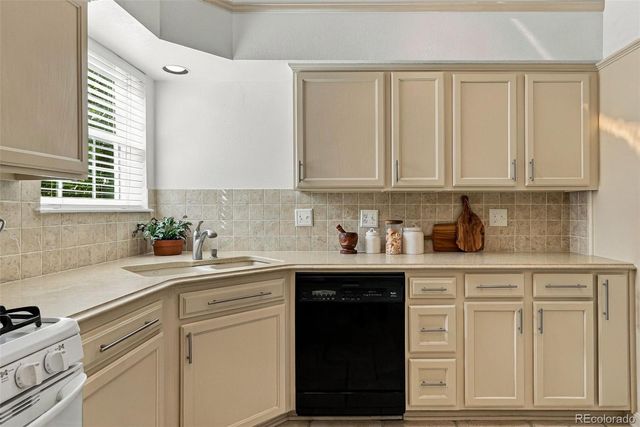 1443 E Nichols Circle, Centennial, CO 80122