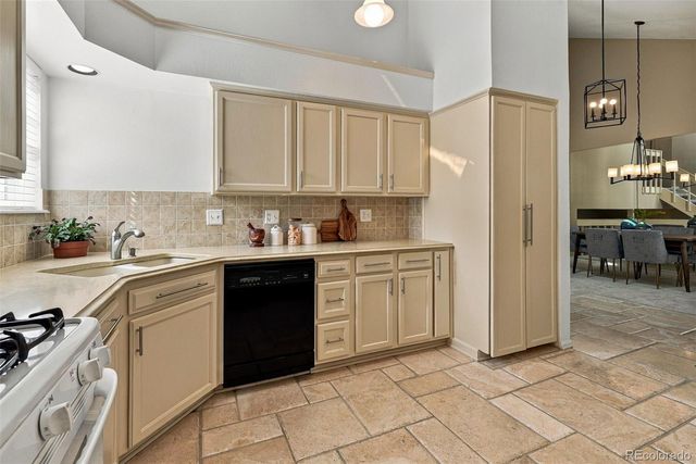1443 E Nichols Circle, Centennial, CO 80122