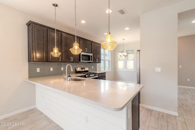 1096 Avery Meadows Way, Deland, FL 32724