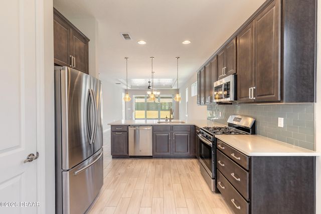 1096 Avery Meadows Way, Deland, FL 32724