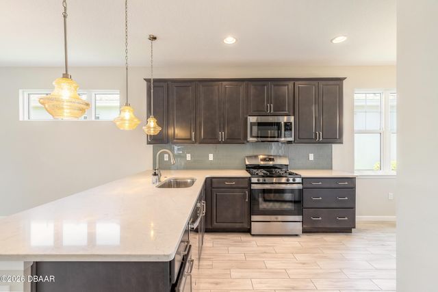 1096 Avery Meadows Way, Deland, FL 32724