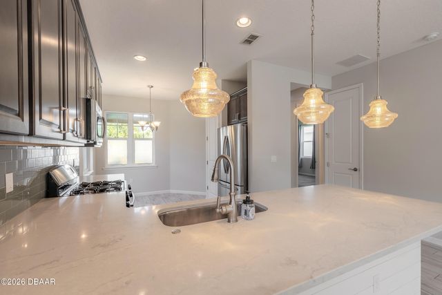 1096 Avery Meadows Way, Deland, FL 32724