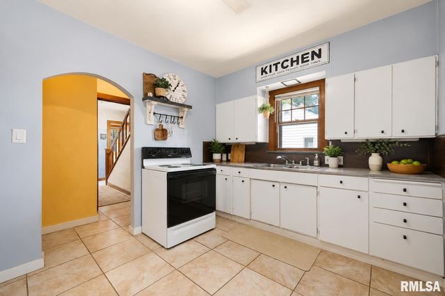 127 S EUCLID Avenue, East Peoria, IL 61611