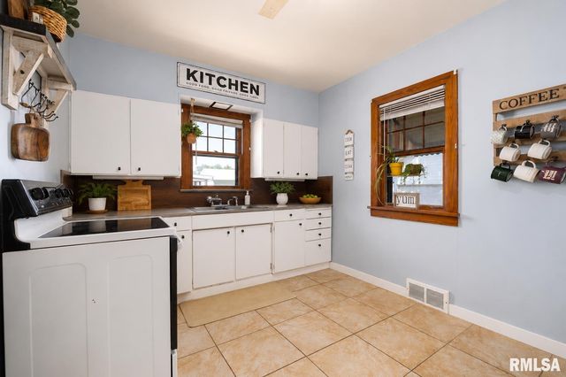127 S EUCLID Avenue, East Peoria, IL 61611