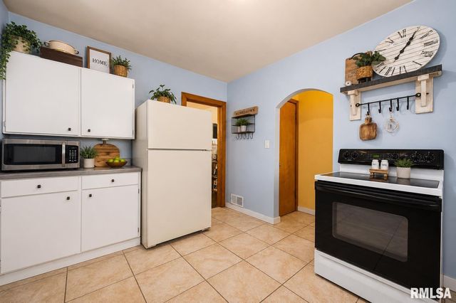 127 S EUCLID Avenue, East Peoria, IL 61611