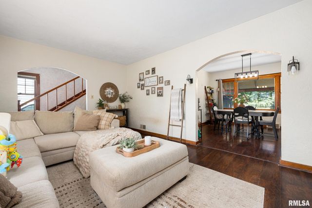 127 S EUCLID Avenue, East Peoria, IL 61611