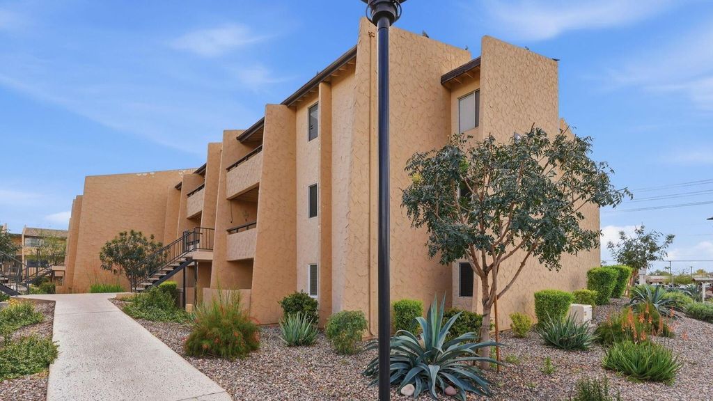 8055 E Thomas Road Unit B107, Scottsdale, AZ 85251