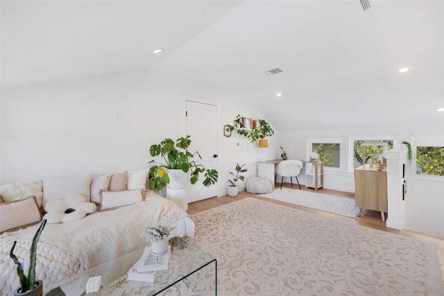5007 Lott Ave 1, Austin, TX 78721