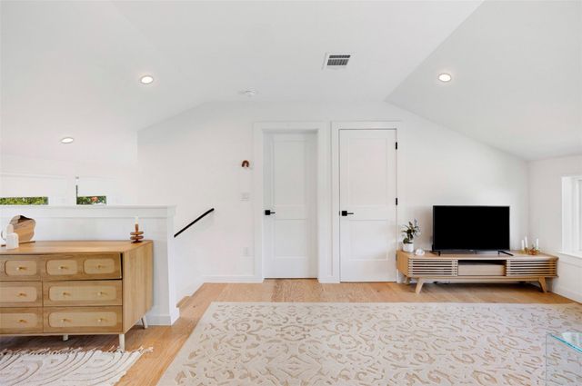 5007 Lott Ave 1, Austin, TX 78721
