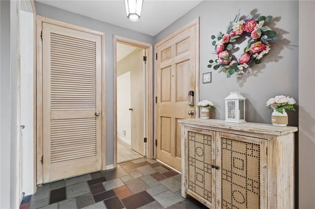 800 Hillaire Drive, Mt Lebanon, PA 15243