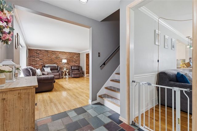800 Hillaire Drive, Mt Lebanon, PA 15243