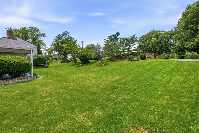 800 Hillaire Drive, Mt Lebanon, PA 15243