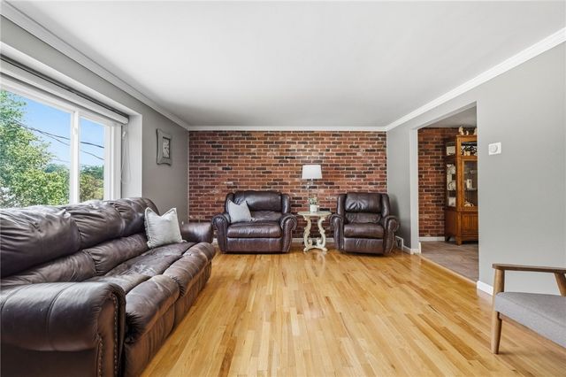 800 Hillaire Drive, Mt Lebanon, PA 15243