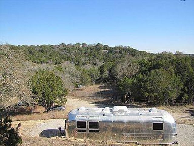 350 Bluff RD, Spicewood, TX 78669