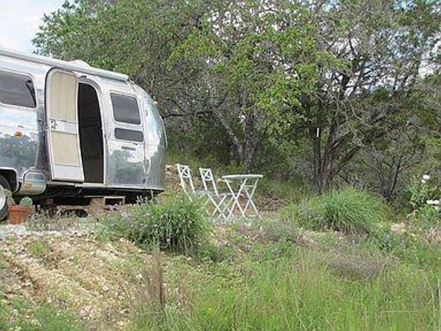 350 Bluff RD, Spicewood, TX 78669