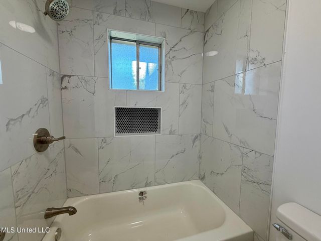 5828 Clubview Drive, Jackson, MS 39211