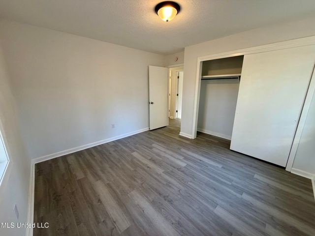 5828 Clubview Drive, Jackson, MS 39211