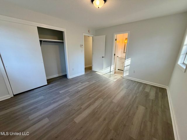 5828 Clubview Drive, Jackson, MS 39211