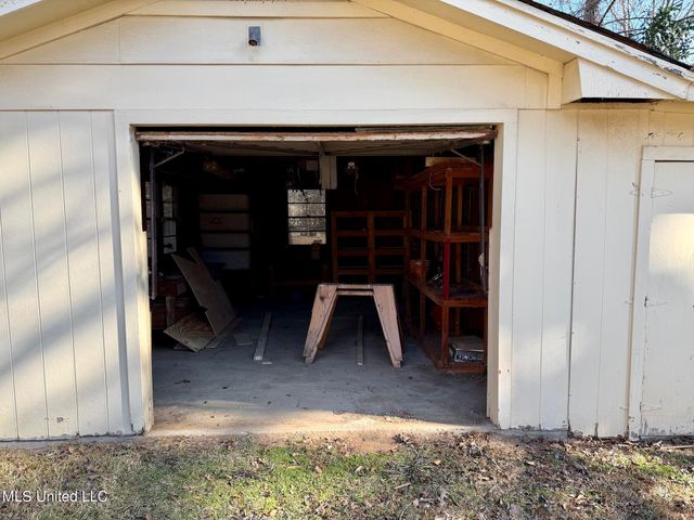 5828 Clubview Drive, Jackson, MS 39211