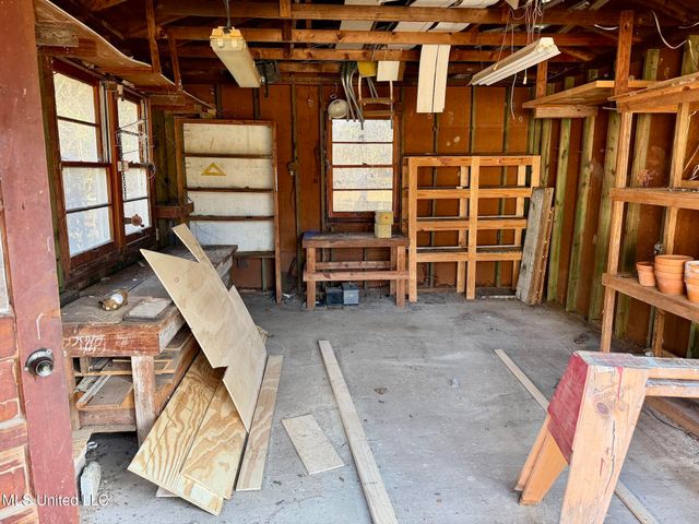 5828 Clubview Drive, Jackson, MS 39211