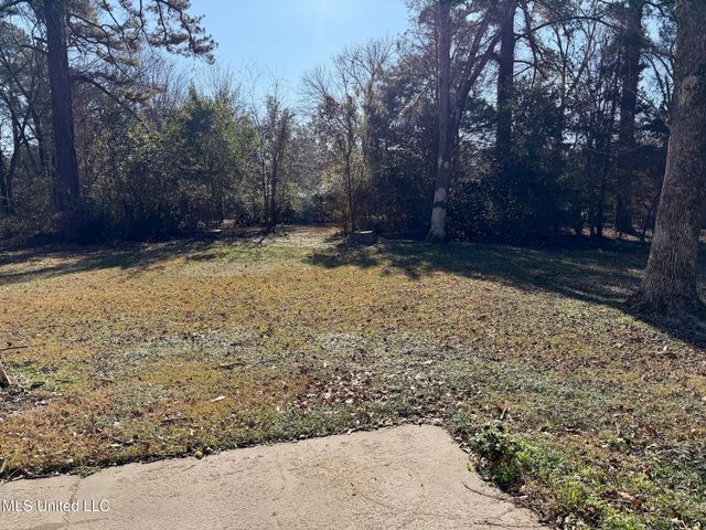 5828 Clubview Drive, Jackson, MS 39211