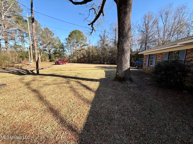 5828 Clubview Drive, Jackson, MS 39211